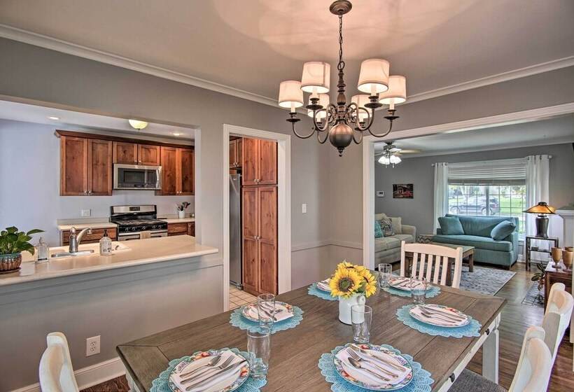 Charming Tulsa Bungalow W/ Furnished Deck!