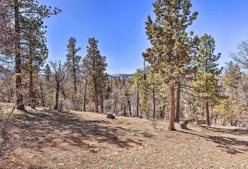 Cheerful Cabin Near Hiking & Big Bear Lake!
