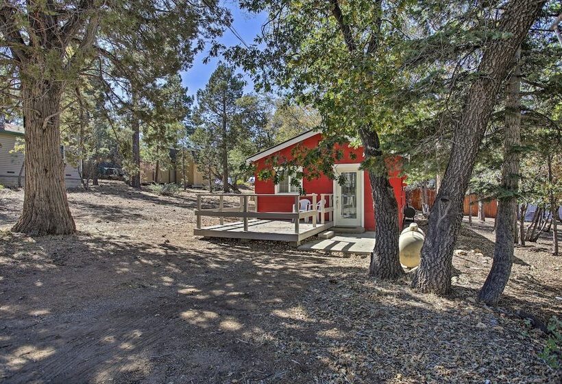 Cheerful Cabin Near Hiking & Big Bear Lake!