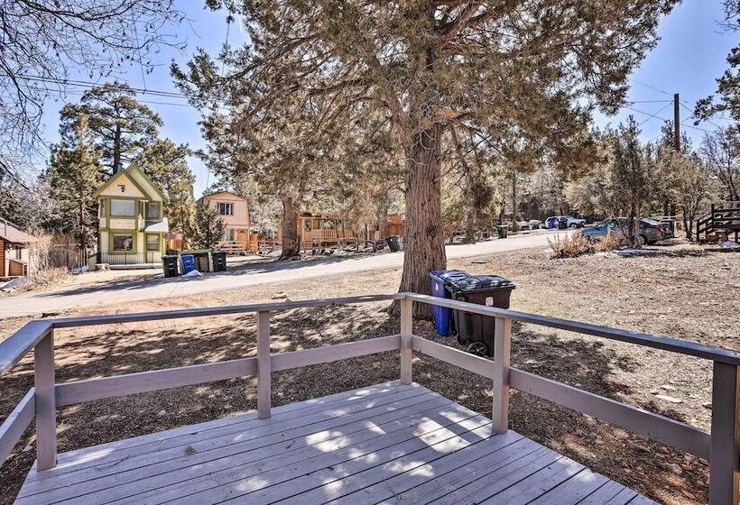 Cheerful Cabin Near Hiking & Big Bear Lake!