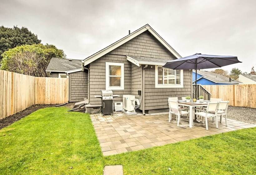 Chic Lincoln City Retreat On Oregon Coast