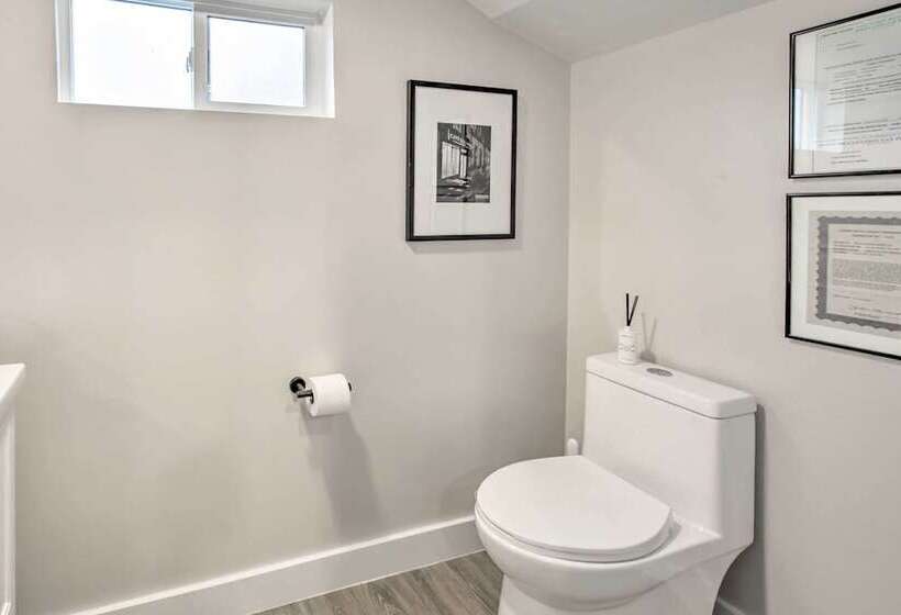 Chic Lincoln City Retreat On Oregon Coast