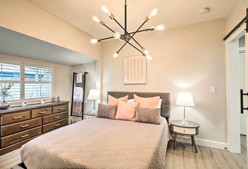 Chic Lincoln City Retreat On Oregon Coast