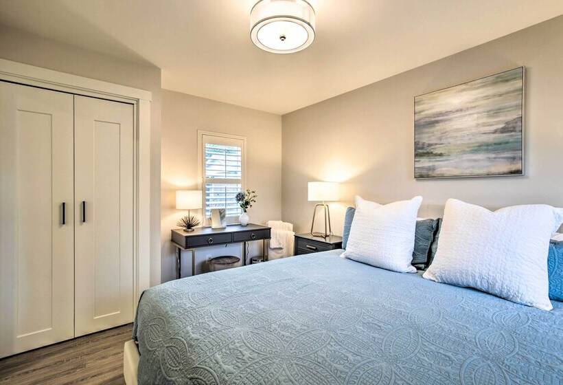 Chic Lincoln City Retreat On Oregon Coast