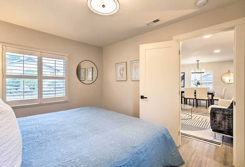 Chic Lincoln City Retreat On Oregon Coast