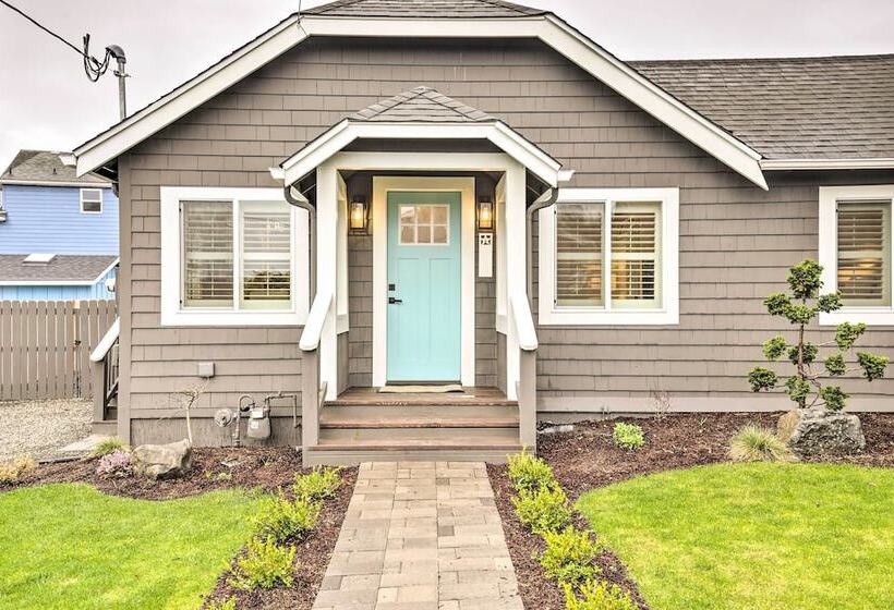 Chic Lincoln City Retreat On Oregon Coast