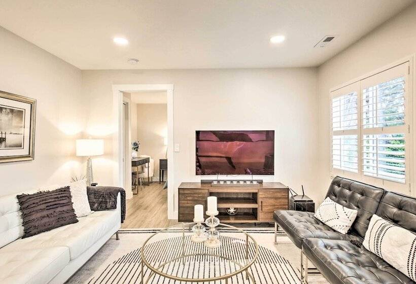 Chic Lincoln City Retreat On Oregon Coast