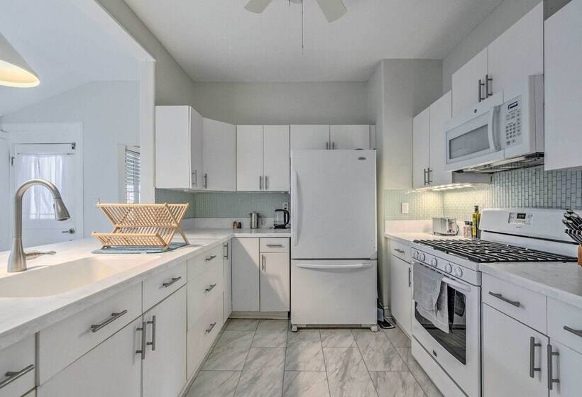 Chic Ocala Home W/ Yard ~ 1 Mi To Dtwn Square