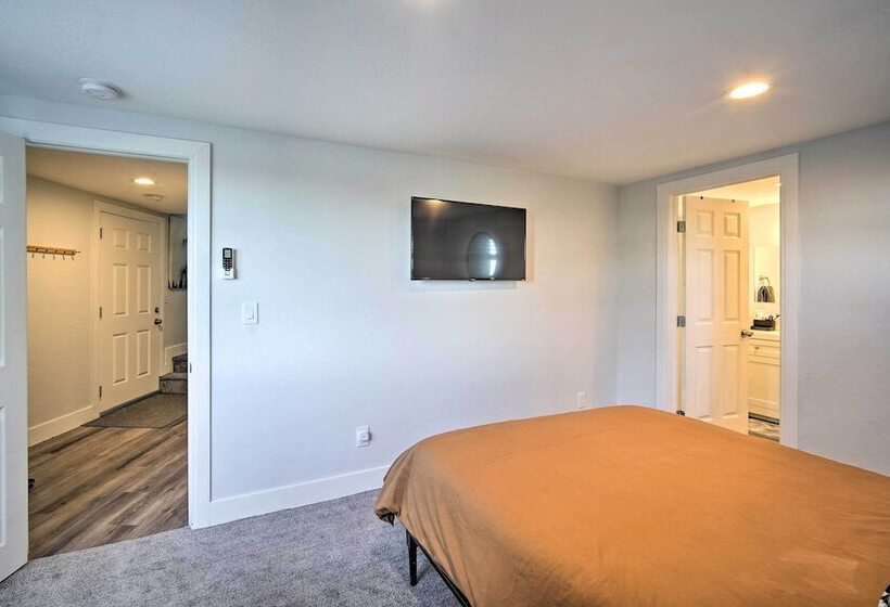 Chic Running Springs Forest Cabin W/ Deck!