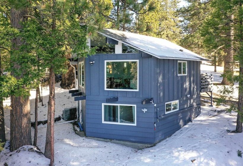 Chic Running Springs Forest Cabin W/ Deck!