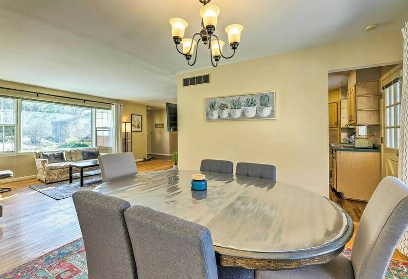 Cincinnati Vacation Rental: 5 Mi To Downtown!