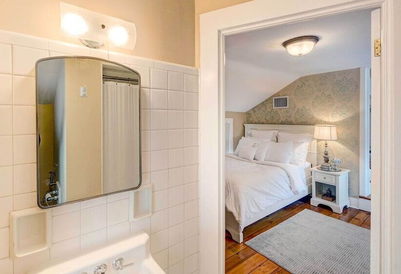 Classic Brookfield Home ~ 14 Mi To Milwaukee!