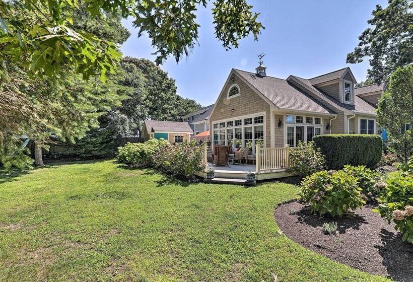 Cape Cod Cottage W/ Deck, Grill, & Games!