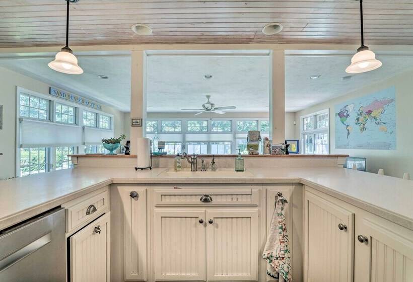 Cape Cod Cottage W/ Deck, Grill, & Games!