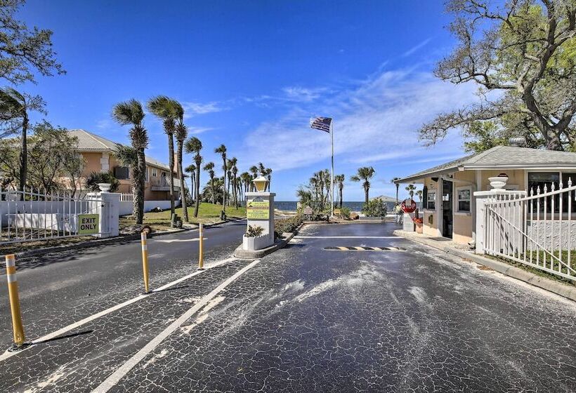 Single Story Home W/ Hot Tub   Pets Welcome!