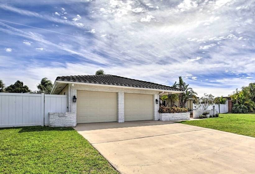 Single Story Home W/ Hot Tub   Pets Welcome!