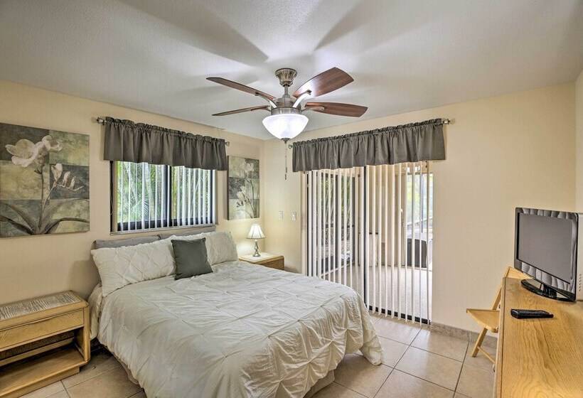 4 Mi To Beach: Coastal Cape Coral Home