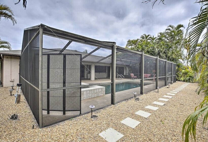 4 Mi To Beach: Coastal Cape Coral Home