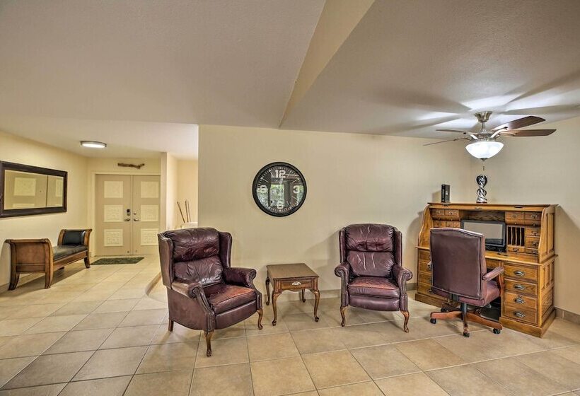 4 Mi To Beach: Coastal Cape Coral Home