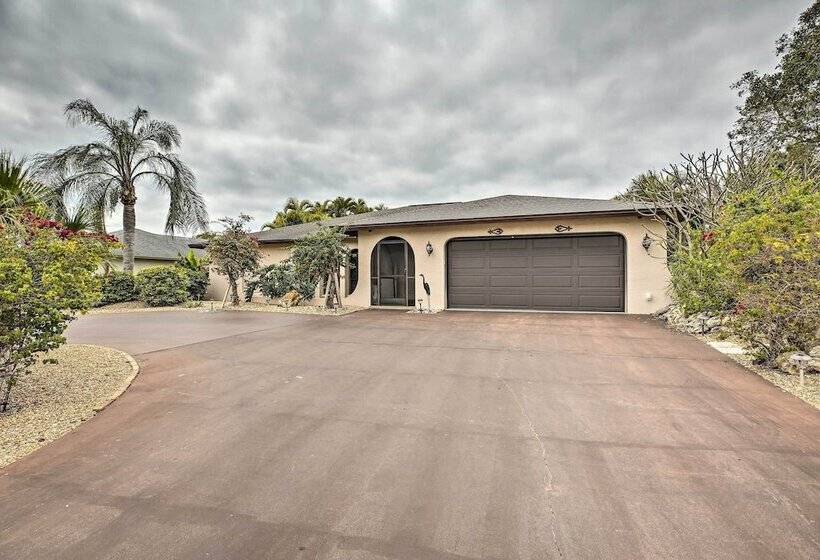 4 Mi To Beach: Coastal Cape Coral Home