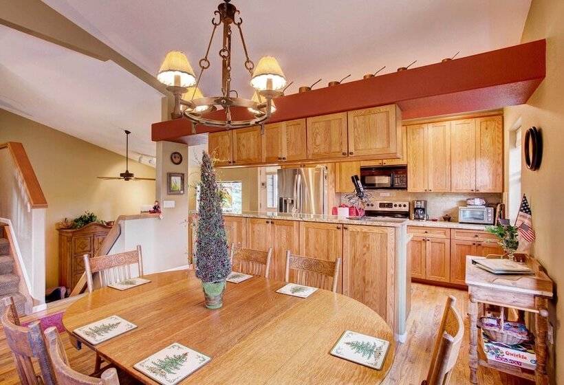 Private Hot Tub + Deck: Breckenridge Abode!