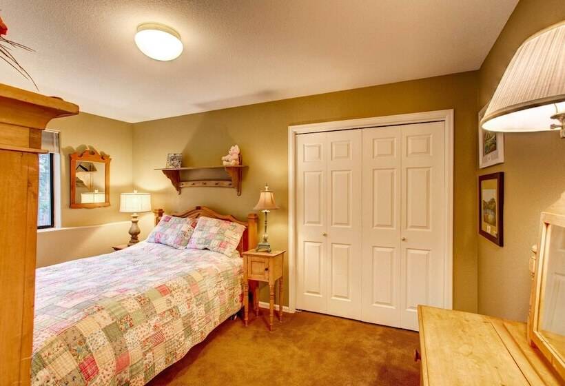 Private Hot Tub + Deck: Breckenridge Abode!