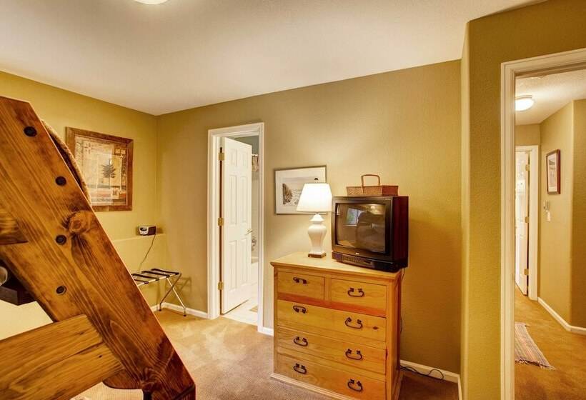 Private Hot Tub + Deck: Breckenridge Abode!