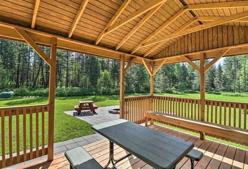 Columbia Falls Private Retreat: Pool Table & Deck!