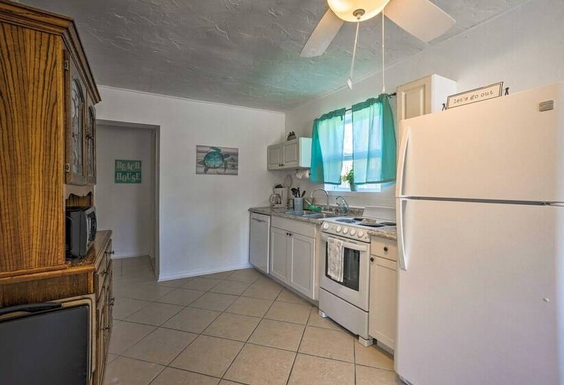 Convenient Naples Retreat < 4 Mi To Beach!