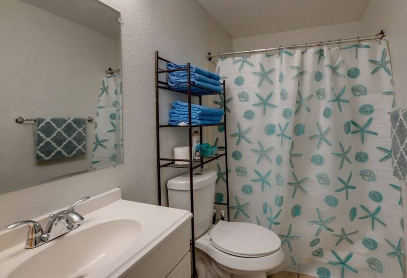 Corpus Christi Home W/ Yard < 1 Mi To Beach!