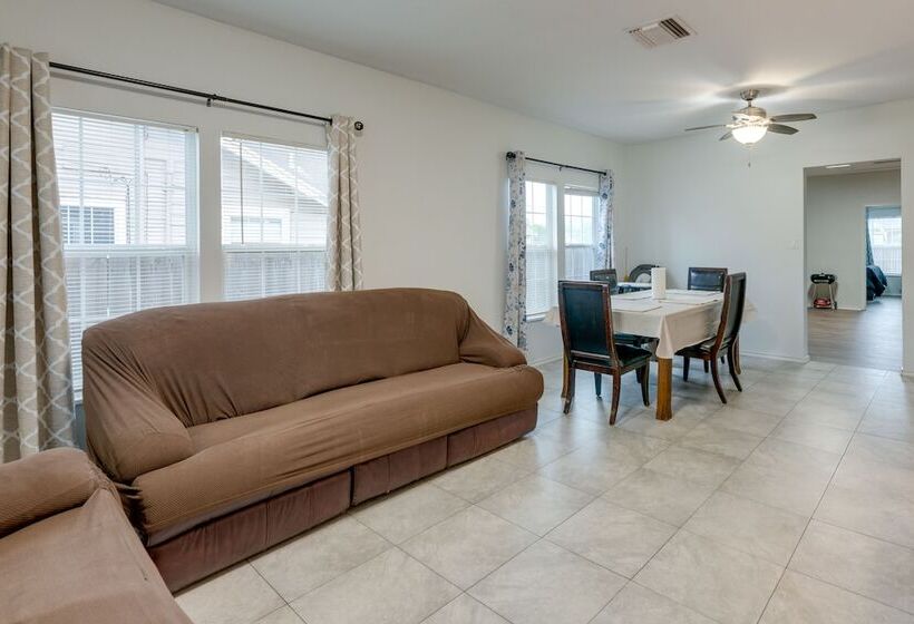 Corpus Christi Home W/ Yard < 1 Mi To Beach!