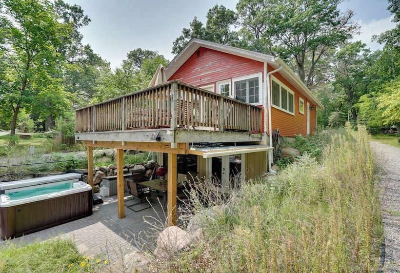Couples Cabin   Upper Unit With Deck On Eagle Lake