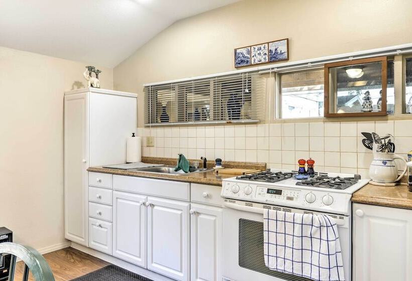 Cozy Arroyo Grande Cottage W/ Patio & Grill!