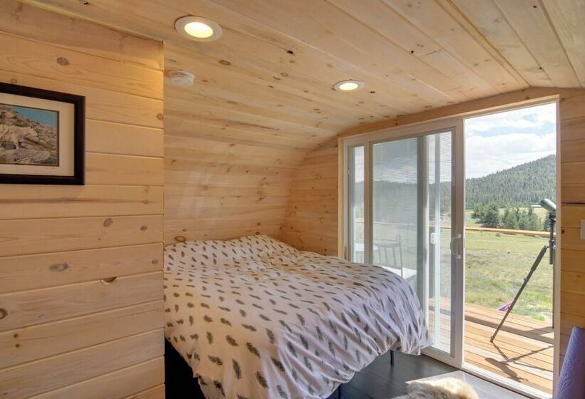 Secluded Jefferson Cabin W/ Deck + Mountain Views!