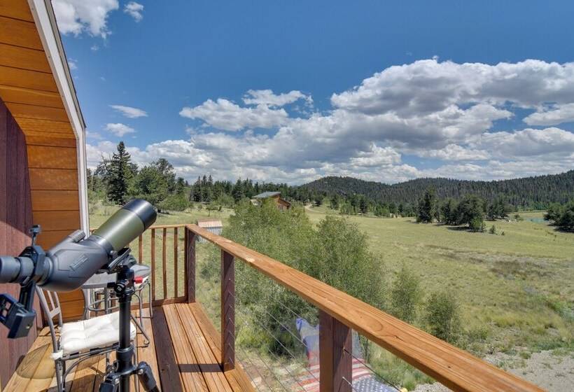Secluded Jefferson Cabin W/ Deck + Mountain Views!