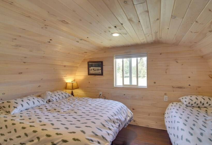 Secluded Jefferson Cabin W/ Deck + Mountain Views!