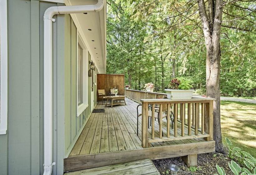 Cozy Cottage Duplex: Walk To Peninsula State Park!