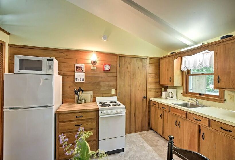 Cozy Cottage Duplex: Walk To Peninsula State Park!