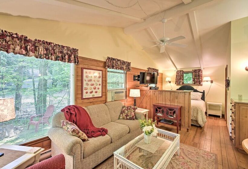 Cozy Cottage Duplex: Walk To Peninsula State Park!