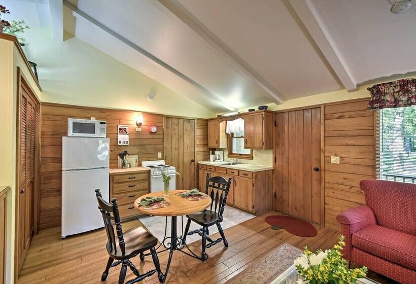 Cozy Cottage Duplex: Walk To Peninsula State Park!