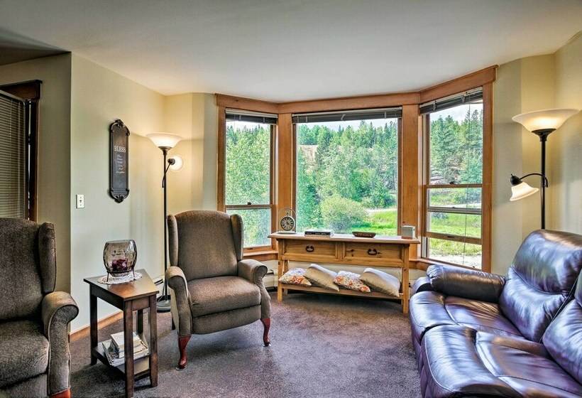 Cozy Home W/ Deck & Mtn Views, Walk To Casinos