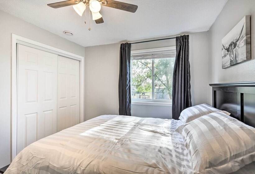 Cozy House W/ Views, 1 Mi To Colorado River!