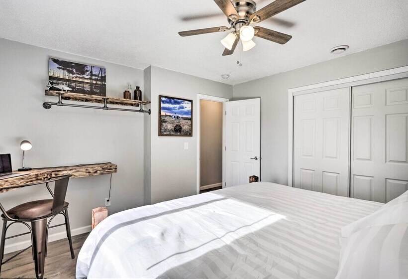 Cozy House W/ Views, 1 Mi To Colorado River!