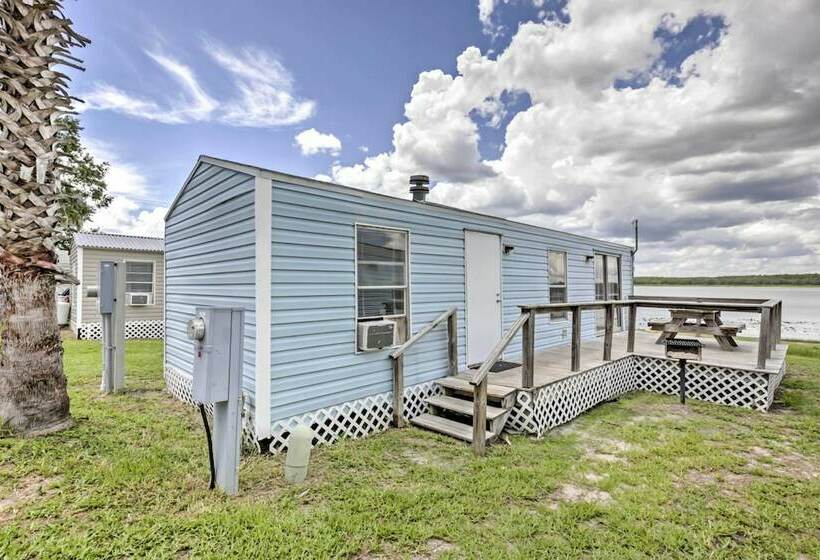 Cozy Lakefront Home In Ocala W/ Deck, Grill + A/c!
