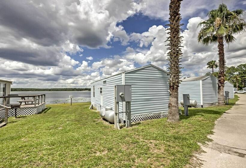 Cozy Lakefront Home In Ocala W/ Deck, Grill + A/c!