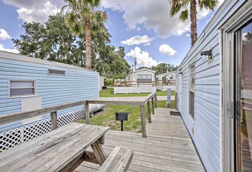 Cozy Lakefront Home In Ocala W/ Deck, Grill + A/c!