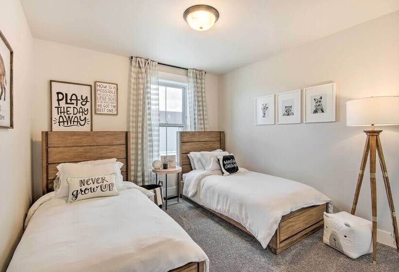 Cozy Montana Retreat W/ Patio & Fire Pit!