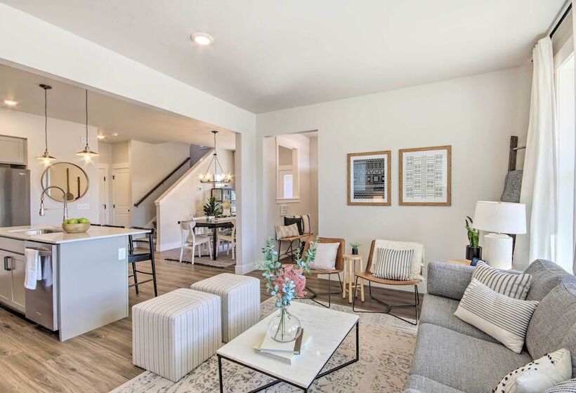 Cozy Montana Retreat W/ Patio & Fire Pit!