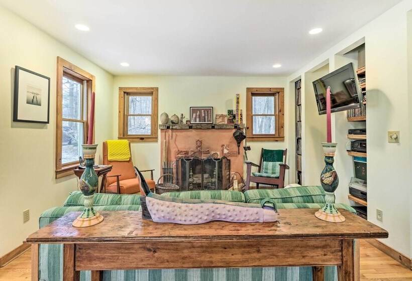 Cozy Monterey Home W/ Porch: Walk To Lake Garfield