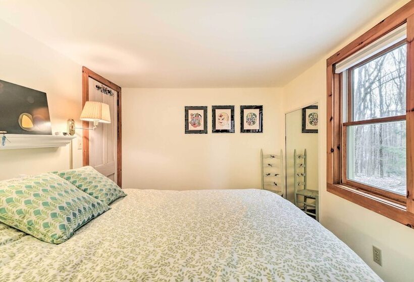 Cozy Monterey Home W/ Porch: Walk To Lake Garfield